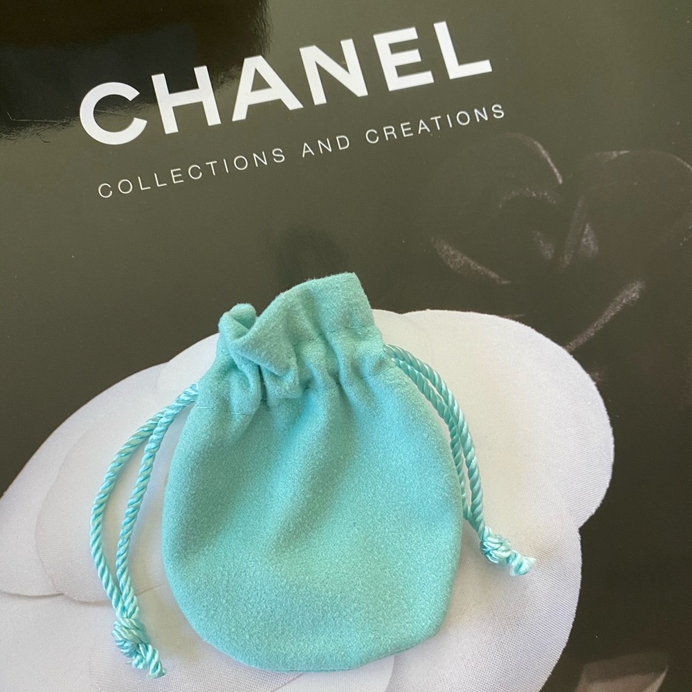 ✨Dainty 18K Rose Gold Pendant✨ - Picture 4 of 4